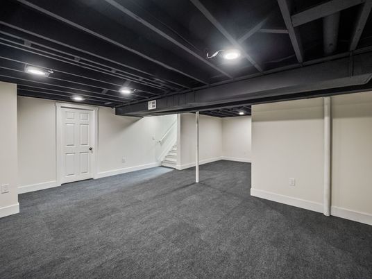 Empty room, Interior, Recessed Lighting