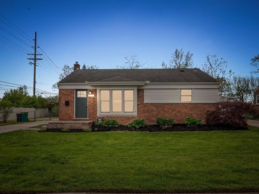 Exterior, Facade, Brick Facade, Split Level