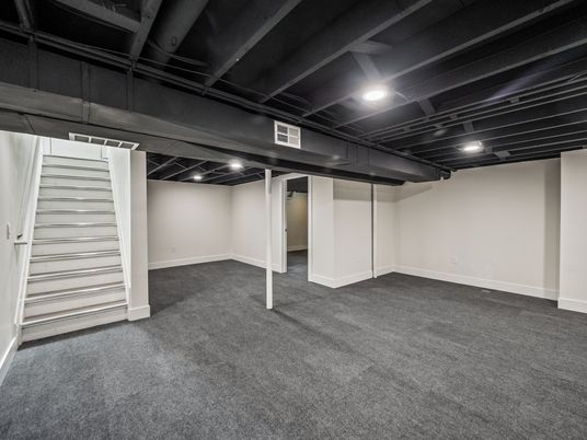 Empty room, Interior, Recessed Lighting