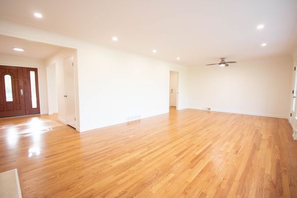 Empty room, Interior, Recessed Lighting, Wood Texture Flooring