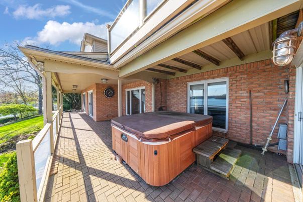 Exterior, Hot Tub