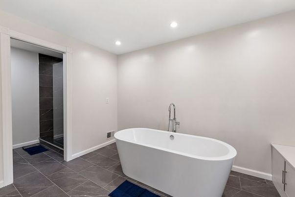Bathroom, Free Standing Baths, Interior, Recessed Lighting