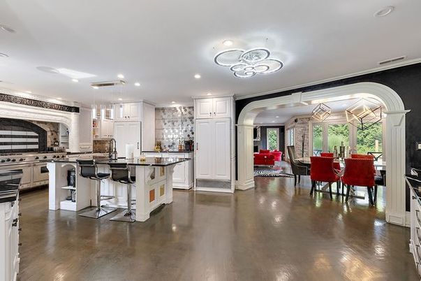 Chandelier, Dining room, Interior, Kitchen, Pendant Lights, Recessed Lighting, Stainless Steel Appliances, Wood Texture Flooring
