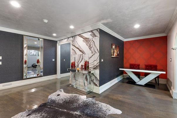 Interior, Recessed Lighting, Wood Texture Flooring