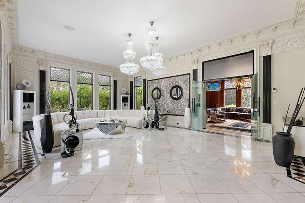Chandelier, Interior, Living room