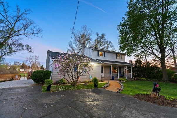 Backyard, Exterior, Facade, Brick Facade, Split Level