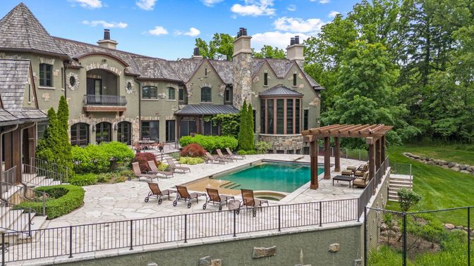 Exterior, Pool