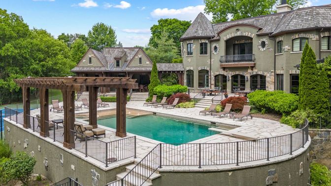 Exterior, Pool