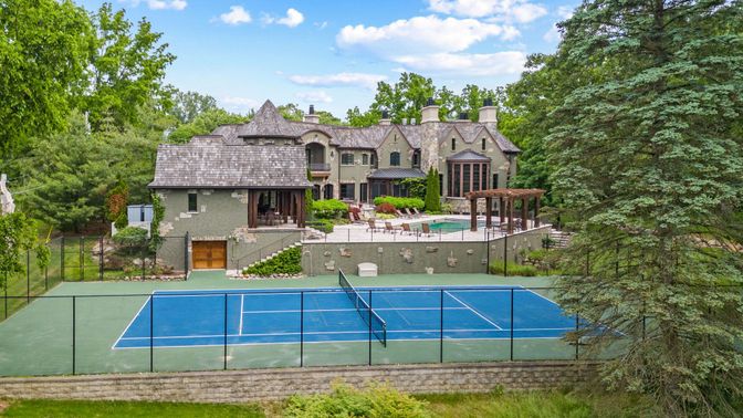 Exterior, Tennis Courts