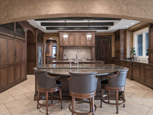 Interior, Kitchen, Pendant Lights, Recessed Lighting, Wooden Beams