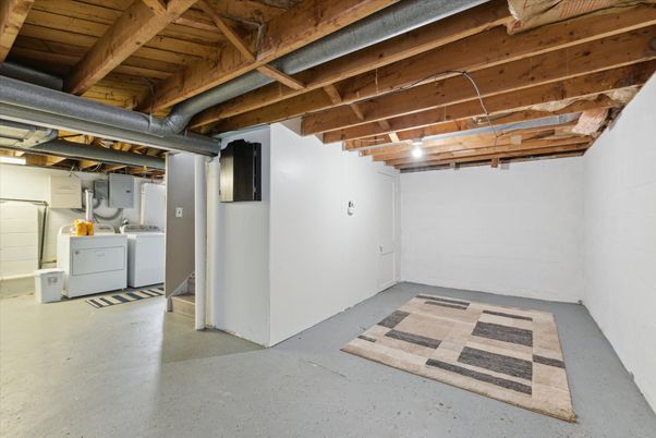 Interior, Washer, Wooden Beams