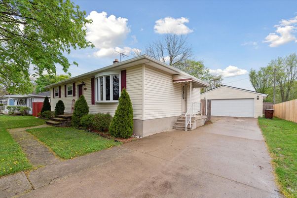 Detached Garage, Exterior