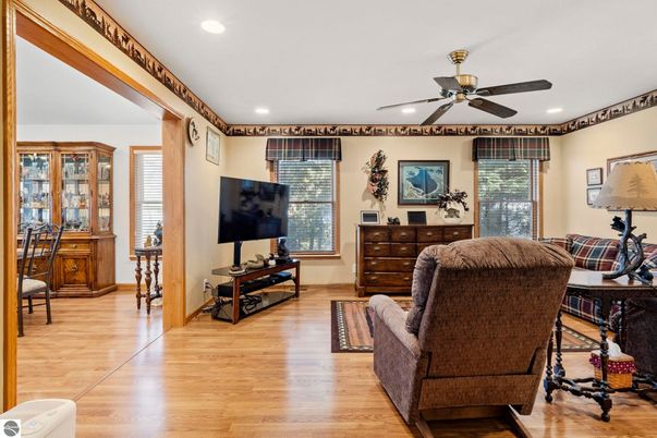 Interior, Recessed Lighting, Wood Texture Flooring