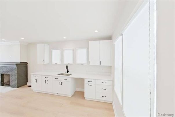 Fireplace, Interior, Kitchen, Recessed Lighting, Wood Texture Flooring