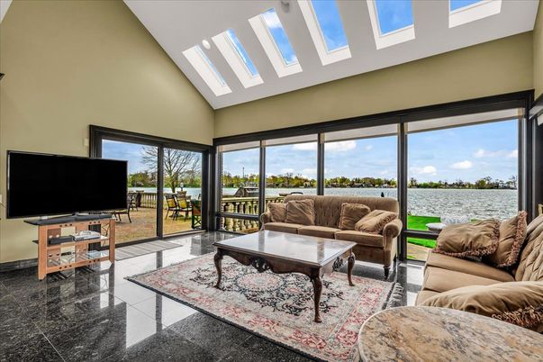 Interior, Living room, Sun Room, Water