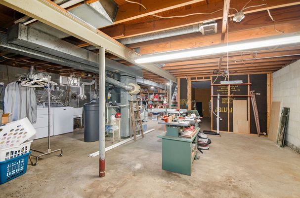 Interior, Washer, Wooden Beams