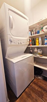 Interior, Utility Closets, Washer, Wood Texture Flooring