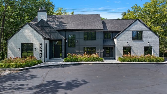 Exterior, Facade, Farmhouse