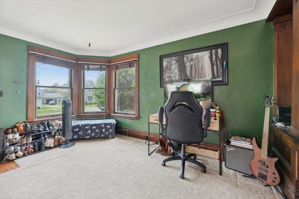 Home Office, Interior