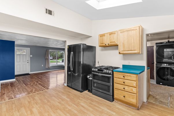 Interior, Kitchen, Washer, Wood Texture Flooring