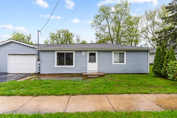 Attached, Exterior, Facade, Ranch