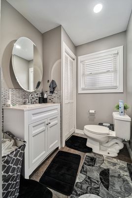 Bathroom, Interior, Recessed Lighting