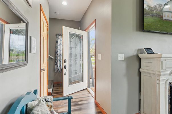 Interior, Recessed Lighting, Wood Texture Flooring