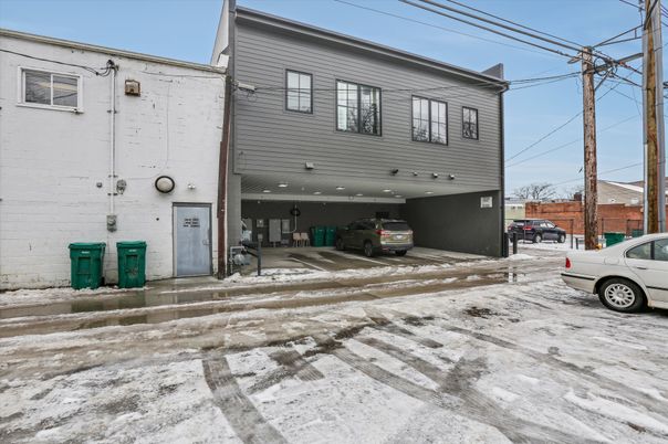 Exterior, Facade, Rowhouse