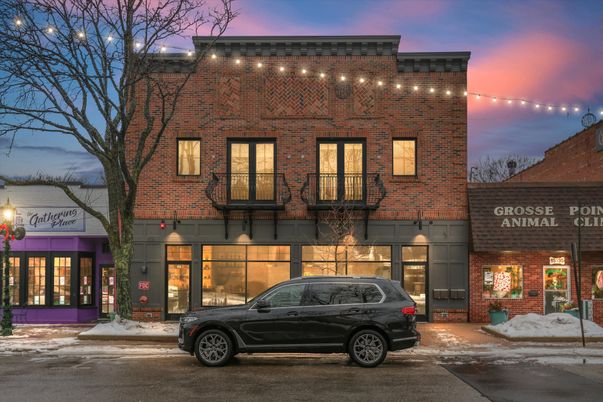 Exterior, Facade, Brick Facade, Rowhouse