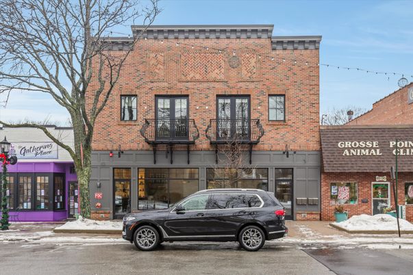 Exterior, Facade, Brick Facade, Rowhouse