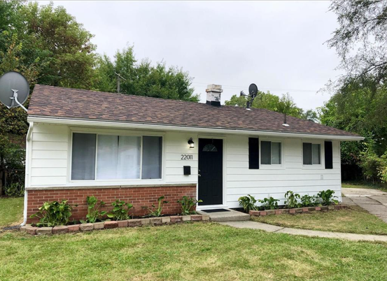 Exterior, Facade, Ranch