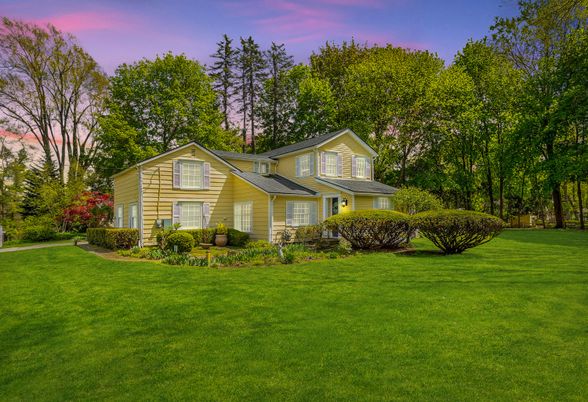 Backyard, Exterior, Facade, Queen Anne Victorian