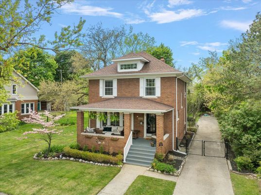 Exterior, Facade, Brick Facade, American Foursquare