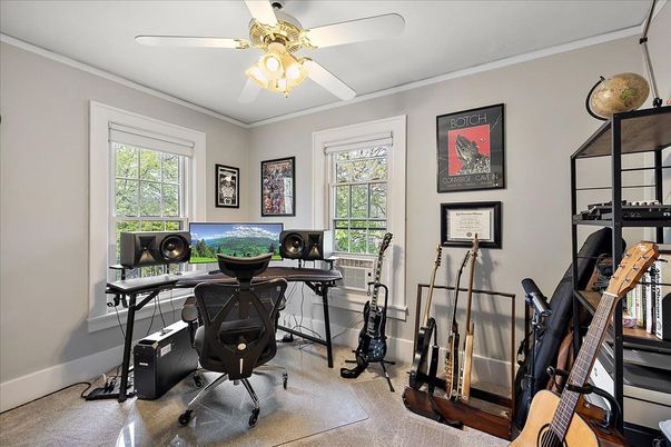 Home Office, Interior