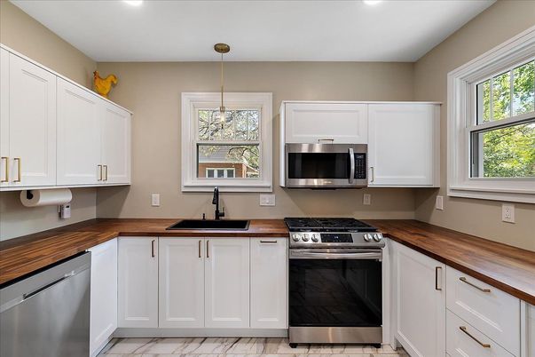 Interior, Kitchen, Pendant Lights, Recessed Lighting, Stainless Steel Appliances