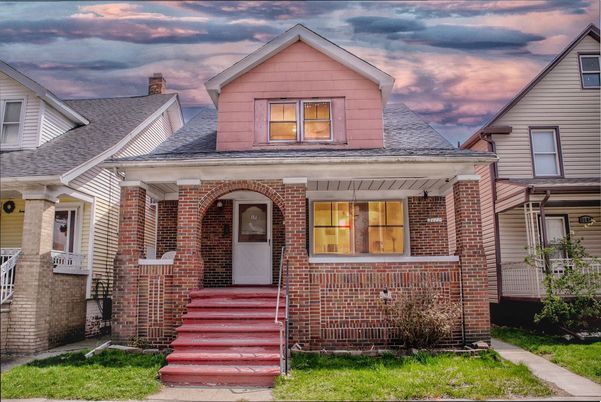 Exterior, Facade, Brick Facade, Cape Cod