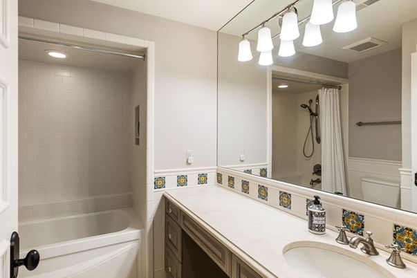 Bathroom, Dual Sink Vanities, Interior, Recessed Lighting