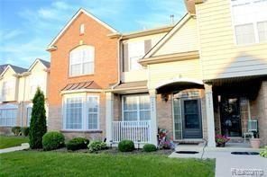 Backyard, Exterior, Facade, Brick Facade, Rowhouse