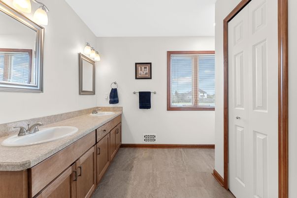 Bathroom, Dual Sink Vanities, Interior