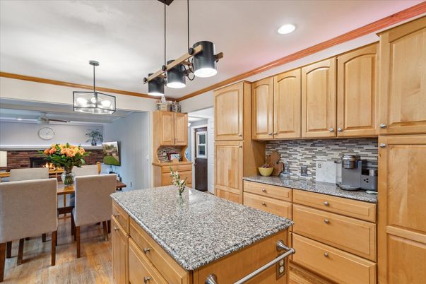 Dining room, Interior, Kitchen, Pendant Lights, Recessed Lighting, Wood Texture Flooring