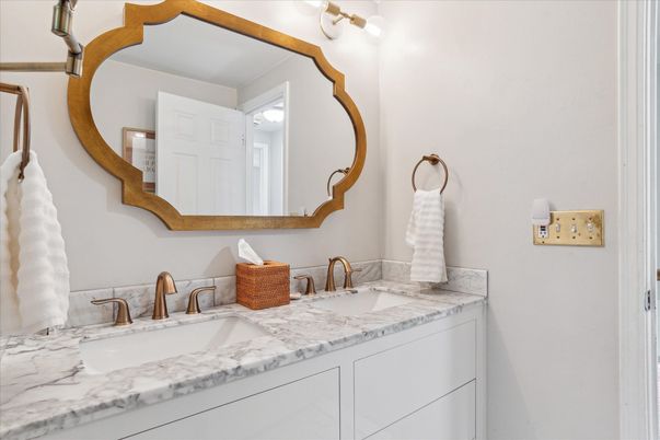 Bathroom, Dual Sink Vanities, Interior
