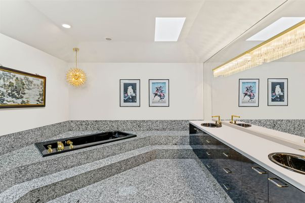 Bathroom, Dual Sink Vanities, Interior, Recessed Lighting