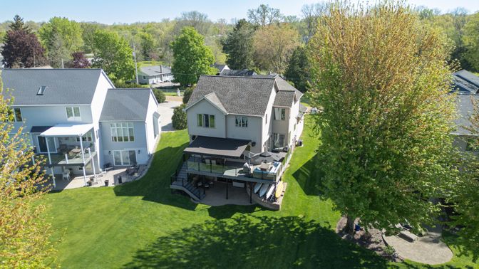 Exterior, Drone