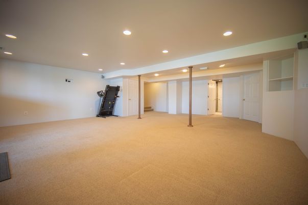 Empty room, Interior, Recessed Lighting