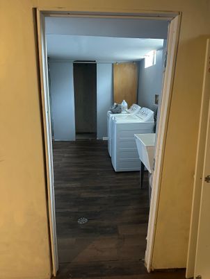 Interior, Washer, Wood Texture Flooring