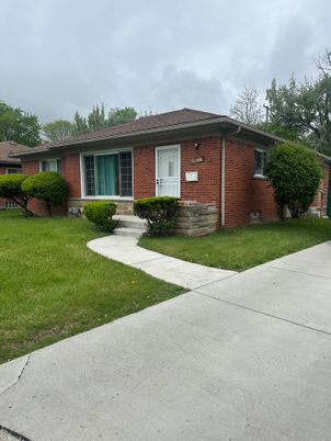 Exterior, Facade, Brick Facade, Ranch
