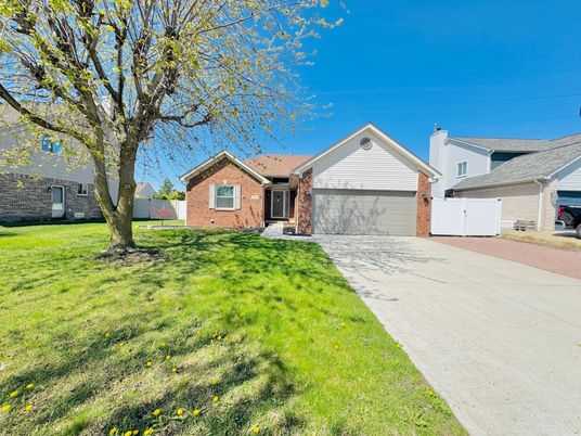 Attached, Exterior, Facade, Brick Facade, Ranch
