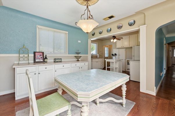 Interior, Kitchen, Pendant Lights, Wood Texture Flooring