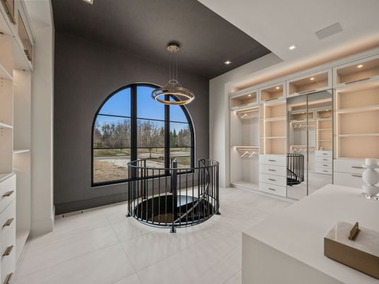 Interior, Pendant Lights, Recessed Lighting, Walk-in Closets