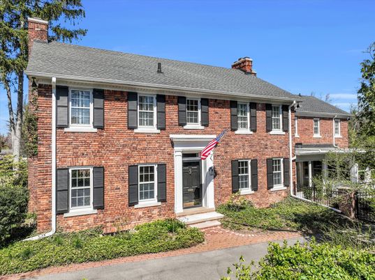 Exterior, Facade, Brick Facade, Georgian